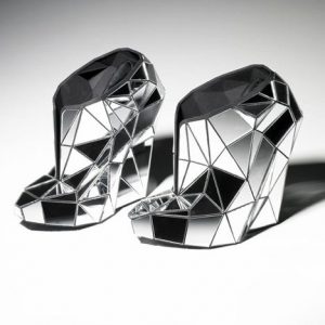 dzn_Invisible-Shoe-by-Andreia-Chaves-2
